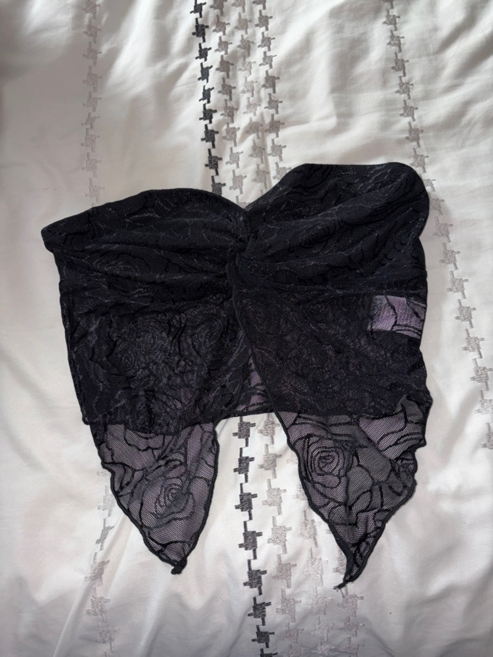 SHEIN Black Lace Strapless Crop Top